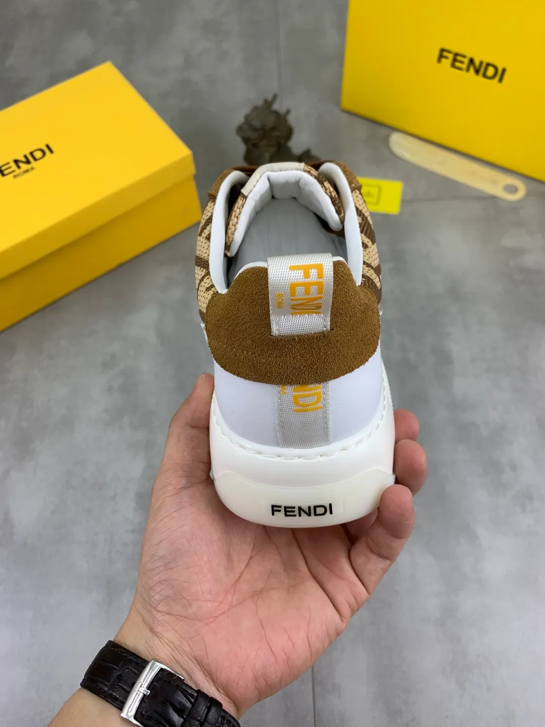 ​Men's shoes 💰P420💰[New style] Little Monster 🆘 New FENDI (Fendi) New style 🕶️🕶️Simple routing effect, showing an elegant and cool driving shoe 🎬Using imported calfskin + first-layer pigskin lining🐂Excellent material🎬Detailed workmanship 🤗Comfortable foot feel➰➰. ​Pair it with any outfit to show your taste and temperament, low-key luxury ♻️Design ​simple and elegant ​noble and fashionable 🍃​Very loved and favored by trendy men 💓❤️size: 38-44 (45 customized) 3️⃣colors available